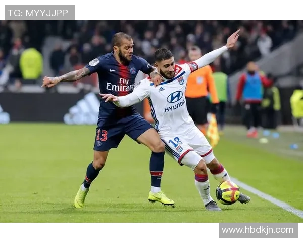 欧联杯激情对决巴黎圣日耳曼大胜里昂红牌事件引发全场热议