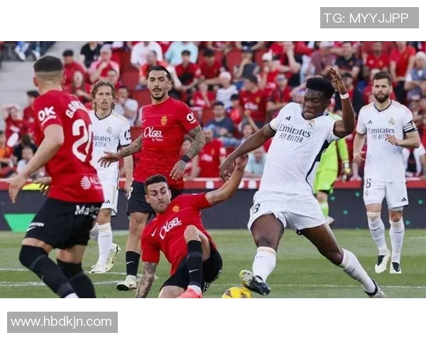 欧冠激战：皇马狂胜曼联4-0全场数据解析引发热议